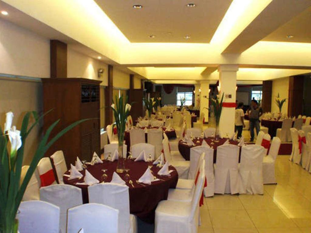 Cherry Blossoms Hotel Manila Eksteriør bilde