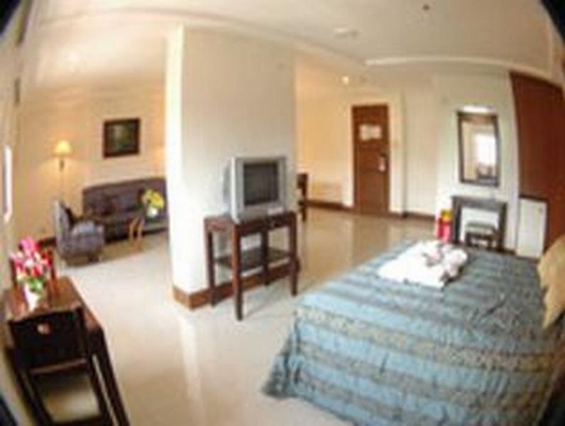 Cherry Blossoms Hotel Manila Eksteriør bilde