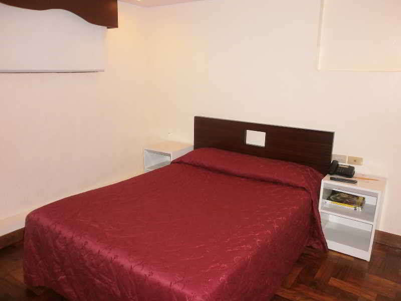 Cherry Blossoms Hotel Manila Eksteriør bilde