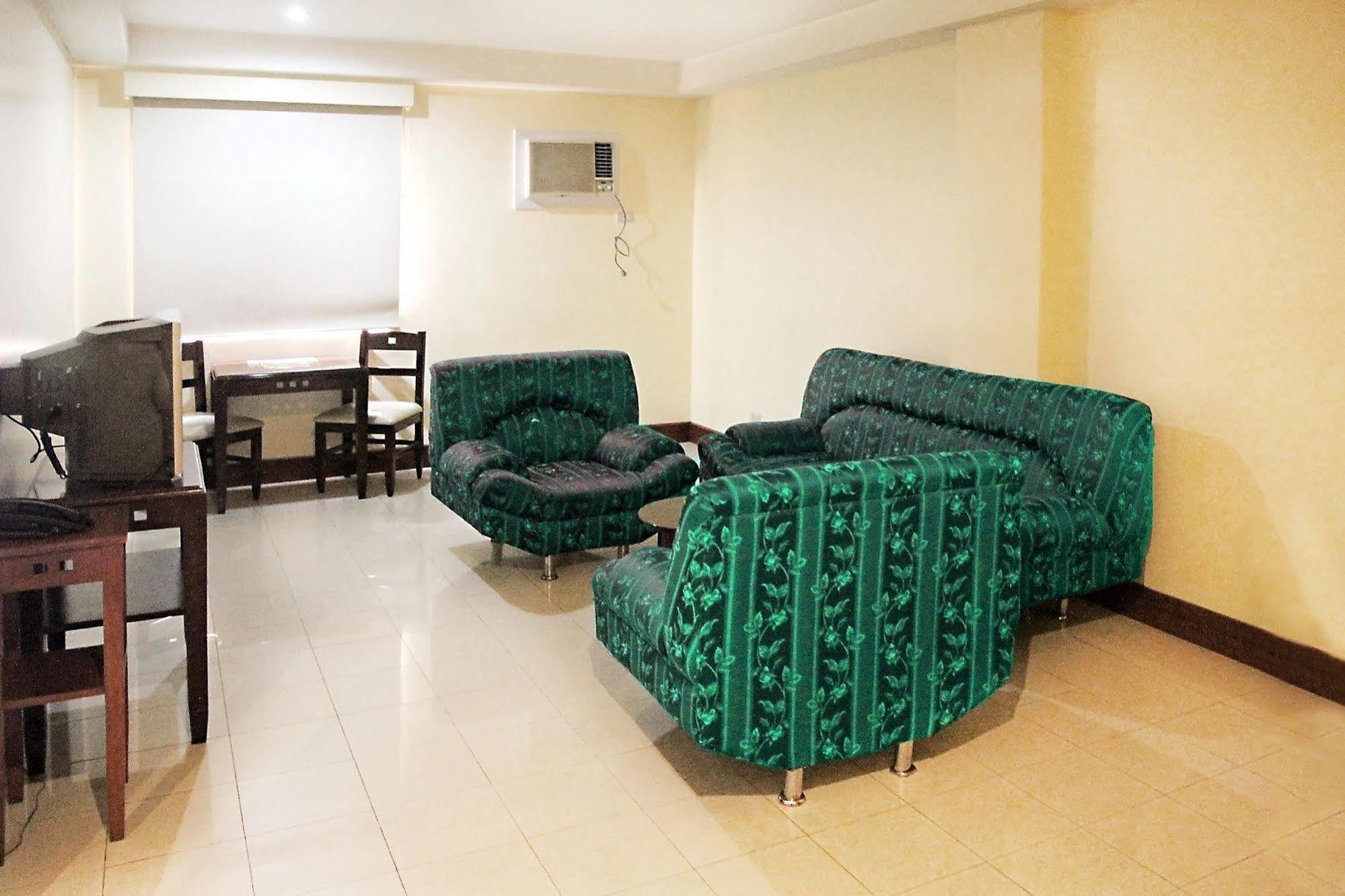 Cherry Blossoms Hotel Manila Eksteriør bilde