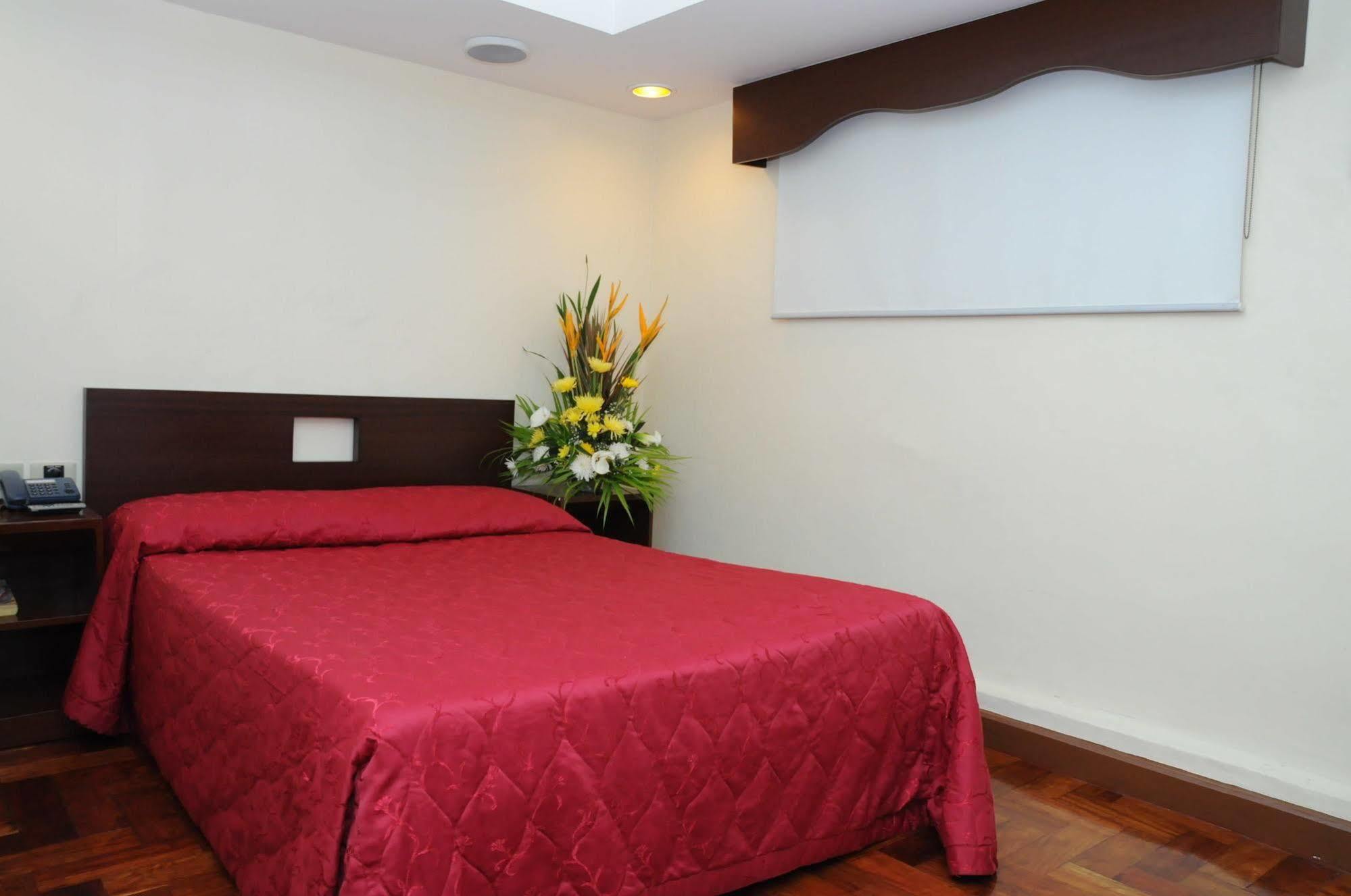 Cherry Blossoms Hotel Manila Eksteriør bilde