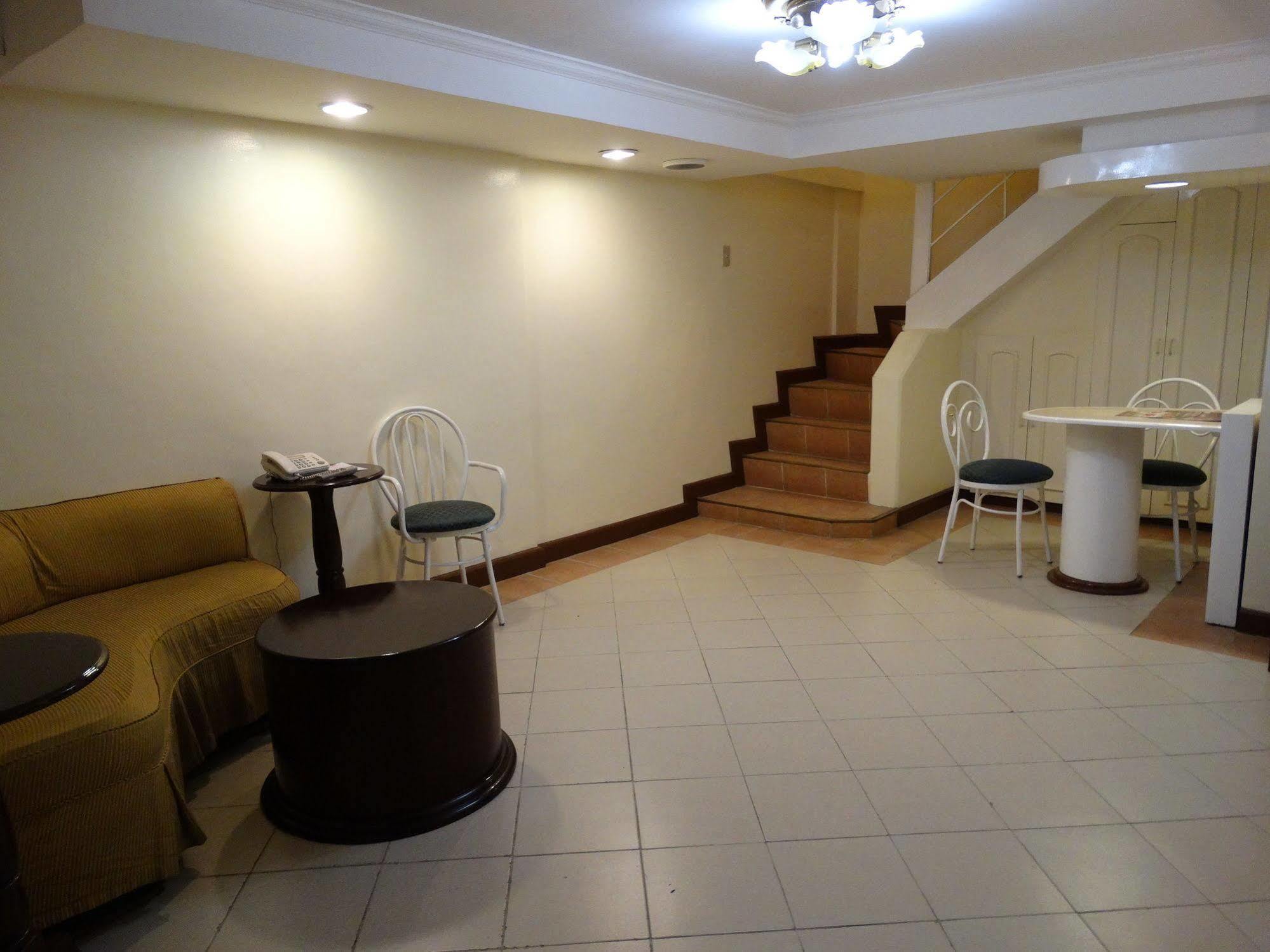 Cherry Blossoms Hotel Manila Eksteriør bilde