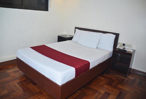 Cherry Blossoms Hotel Manila Eksteriør bilde