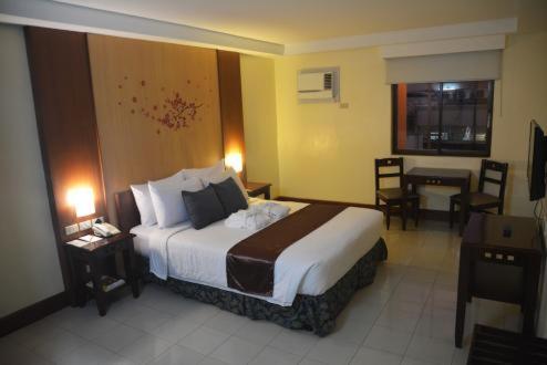 Cherry Blossoms Hotel Manila Eksteriør bilde