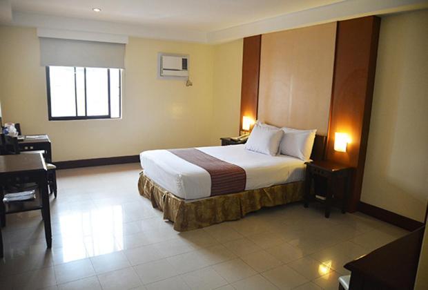 Cherry Blossoms Hotel Manila Eksteriør bilde