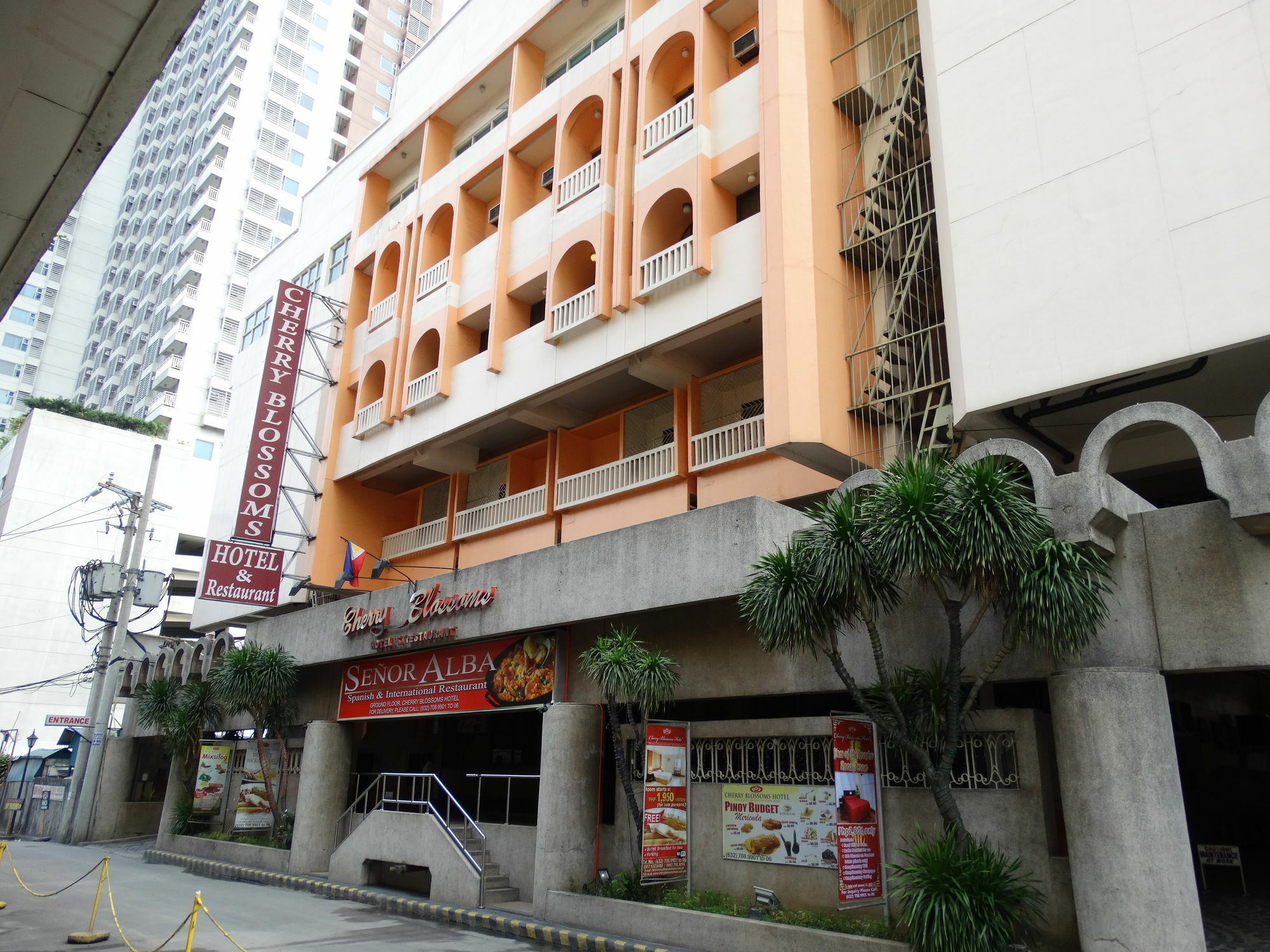 Cherry Blossoms Hotel Manila Eksteriør bilde